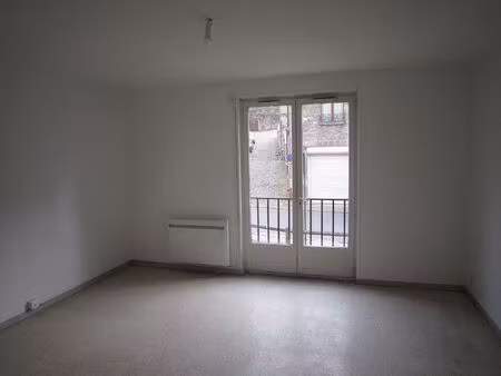 appartement de 60,67 m² à louer à la ferté-milon - 2 chambres, parking et cave