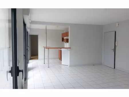 location appartement, m² t-2 à la rochelle, 750 €