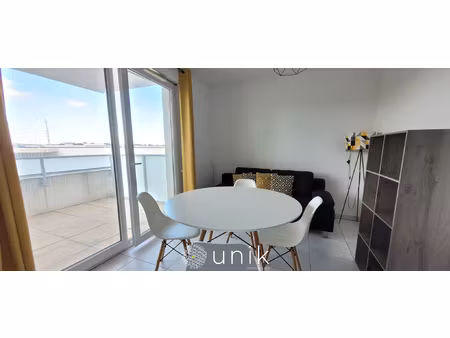 studio non meuble 28.11m2 + coin nuit + terrasse + parking