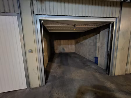 location parking / box, nîmes