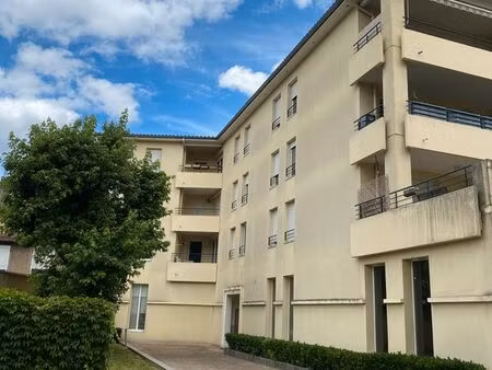 oullins-pierre-benite - t2 lumineux avec terrasse et garage