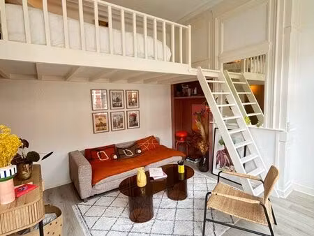 t2 lumineux avec mezzanine – saint-michel – 37 m²
