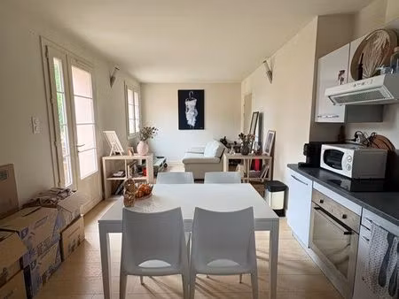 beau 2 pièces meublé avec terrasse