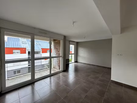 brest bohars- t2 de 41m² avec balcon et parking , brest