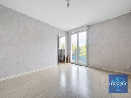 location appartement 2 pièces à la roche-sur-yon (85000) : à louer 2 pièces / 36m² la roch