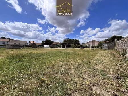 vente terrain à bressuire (79300) : à vendre / bressuire