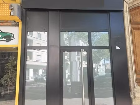 location commerce lyon 69003 55m²