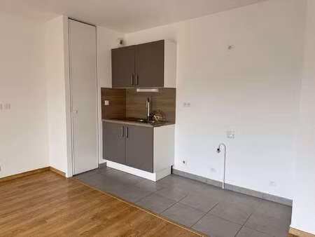 location appartement 3 pièces à nantes zola (44000) : à louer 3 pièces / 61m² nantes zola
