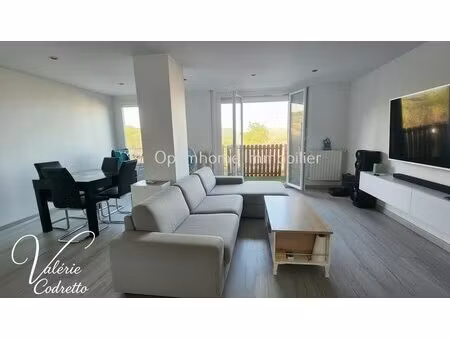 vente appartement t3 hyères (83400) – entièrement rénové – vue dégagée, parking & cave