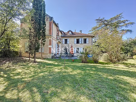 demeure d'exception auch 9 pièces 360 m2