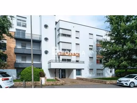exclusivité - grand t2 de 59 m2 avec parking privatif