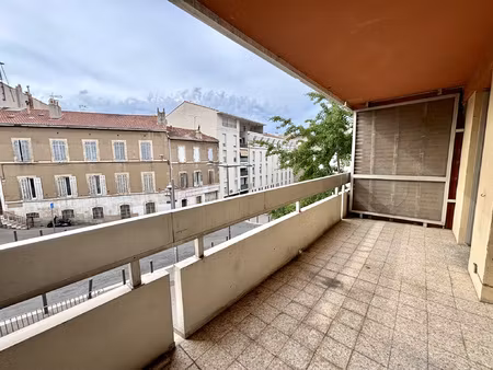 t1 meublé avec terrasse de 23m2 - secteur joliette