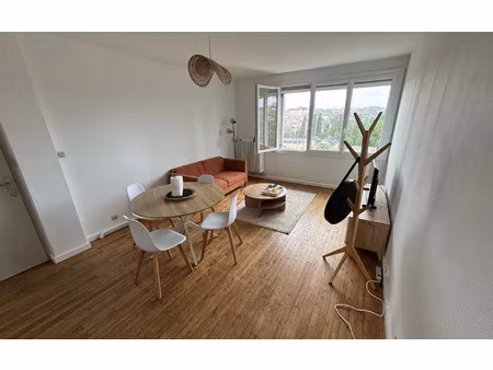 location appartement, 56.38 m² t-3 à poitiers, 780 €