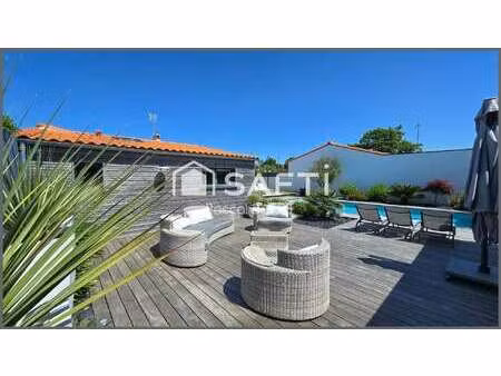 vente maison bord de mer aux sables-d'olonne (85100) : à vendre bord de mer / 140m² les sa