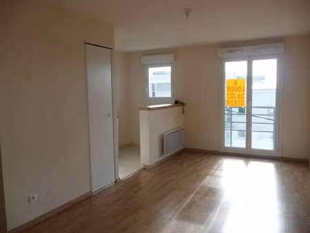 location appartement 2 pièces à caen (14000) : à louer 2 pièces / 41m² caen