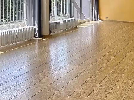 appartement 3 pièces 84 m²