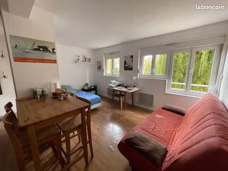 studio 1 pièce 28 m²