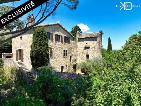 mas de 225m² sur un terrain de 1ha à aubenas