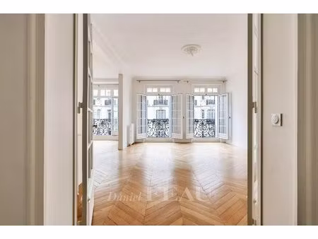 paris xviie - rue de courcelles