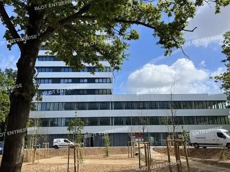 location bureaux 1 827 m²
