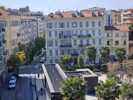 spécial investisseur. appartement occupé de 3/4 pièces en centre ville