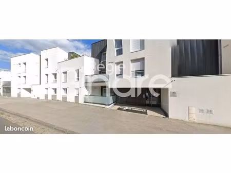 parking 14 m² rillieux la pape