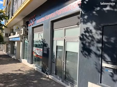 local commercial 121 m² martigues