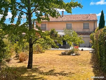 maison 5 pièces 205 m²