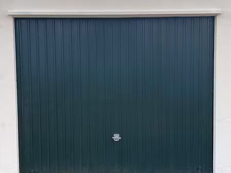 box - garage pour voiture, moto, quad ou garde-meubles libre immédiatement