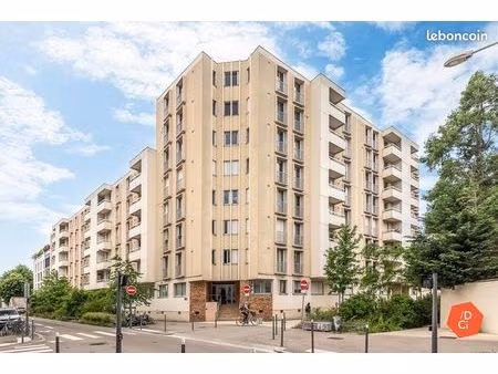 appartement 3 pièces 77 m²
