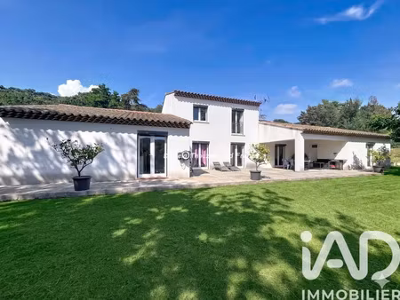 maison à collobrières (83610)