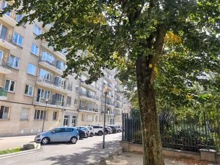 beau studio de 28 m² + terrasse