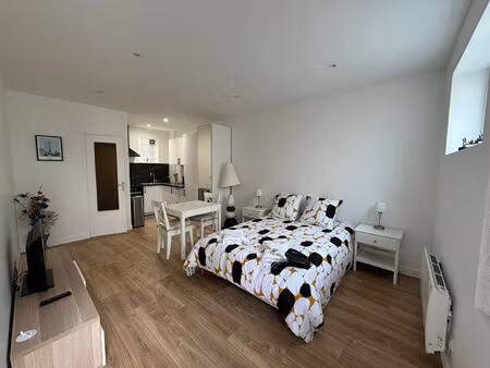 massy centre ville - studio meublé 24.88m² -736€ charges comprises