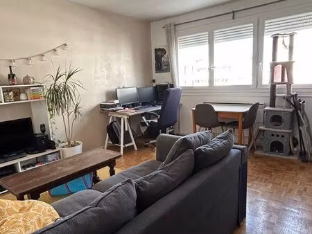 loue f2 à lyon 3