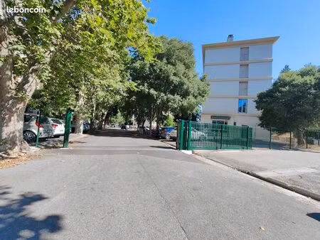 vente maison de ville en duplex atypique avec immense espace polyvalent type loft