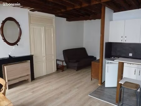 vieux lille: joli studio meublé