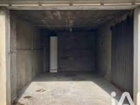 box / garage