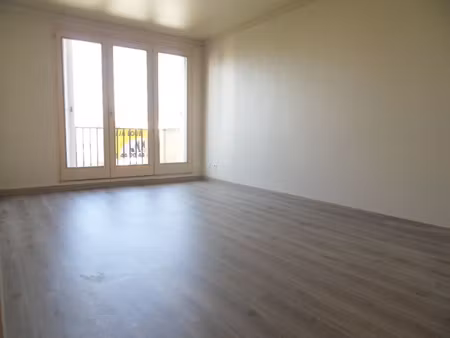 location appartement 3 pieces (59 m2) compiegne