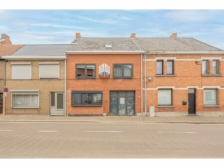 ruime gezinswoning met potentieel tot 5 slaapkamers en tuin