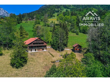 propriété avec deux chalets indépendants