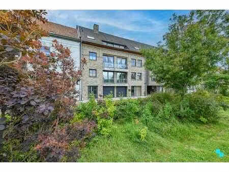 ruim appartement met garagebox in hartje izegem