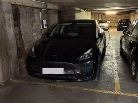 parking pour suv + borne électrique – rue de wattignies – paris 12e