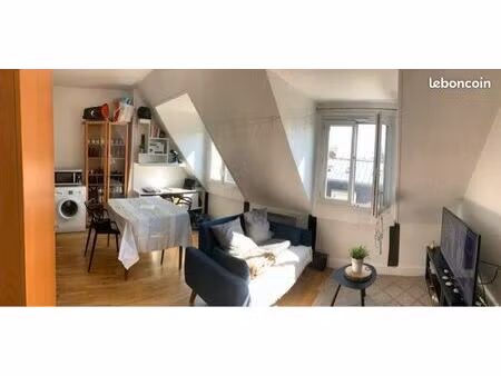 urgent appartement paris 8e/ 31 m2/ meublé et équipé / 1370 charges comprises