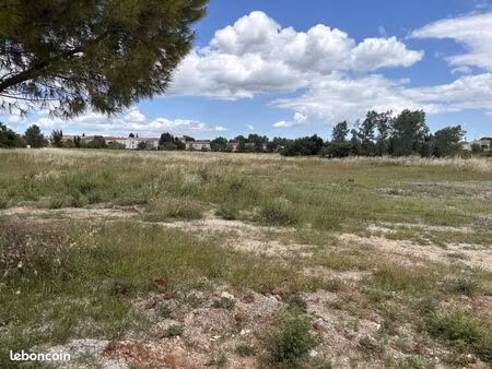 terrain 358 m² uzes