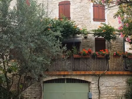 maison centre village à barjac (gard)