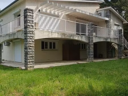 à vendre villa et local loué