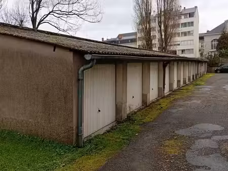 vente garage fermé saumur