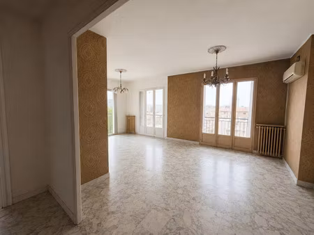 toulon centre - t4 de 100 m2 avec terrasse de 20 m2 unique d