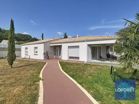 maison plain pied 5 chambres la roche sur yon 145 m2