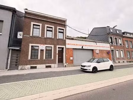 entrepôt et espace de stockage 150m2 + maison 4ch à rénover